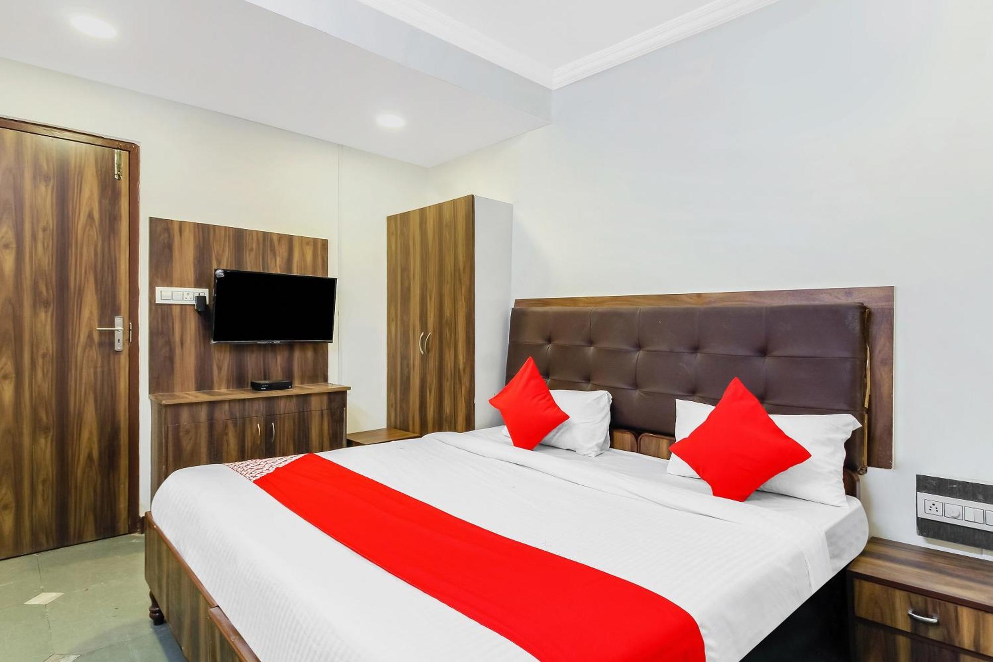 Hotel O Tokyo Hyderabad Exterior photo